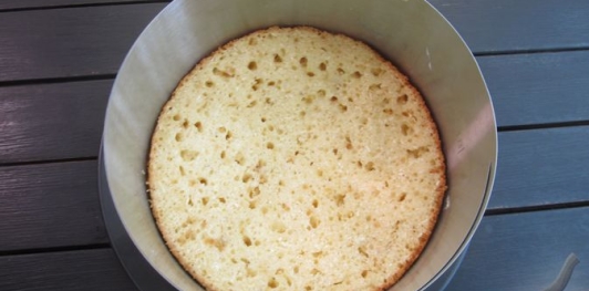 Фото приготовления рецепта: Торт на кефире "Три стакана" - шаг №26