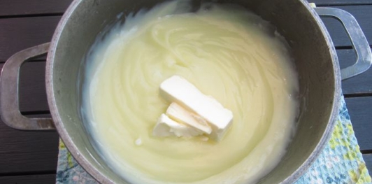 Фото приготовления рецепта: Торт на кефире "Три стакана" - шаг №18