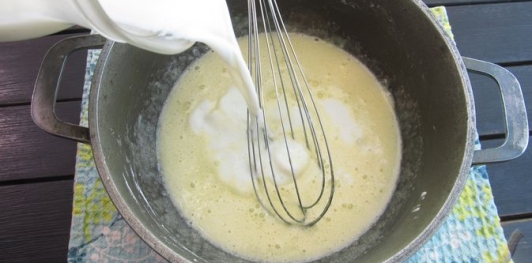 Фото приготовления рецепта: Торт на кефире "Три стакана" - шаг №14