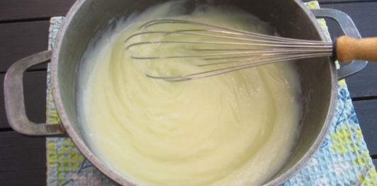 Фото приготовления рецепта: Торт на кефире "Три стакана" - шаг №17