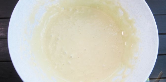 Фото приготовления рецепта: Торт на кефире "Три стакана" - шаг №6