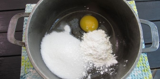 Фото приготовления рецепта: Торт на кефире "Три стакана" - шаг №12