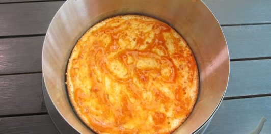 Фото приготовления рецепта: Торт на кефире "Три стакана" - шаг №24