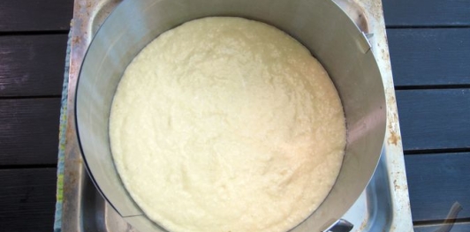 Фото приготовления рецепта: Торт на кефире "Три стакана" - шаг №10