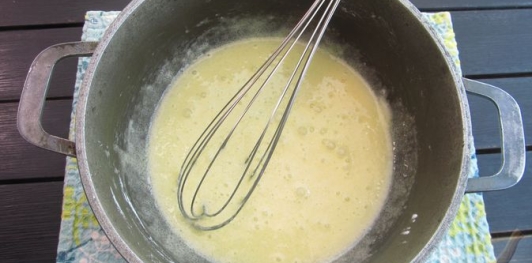 Фото приготовления рецепта: Торт на кефире "Три стакана" - шаг №13