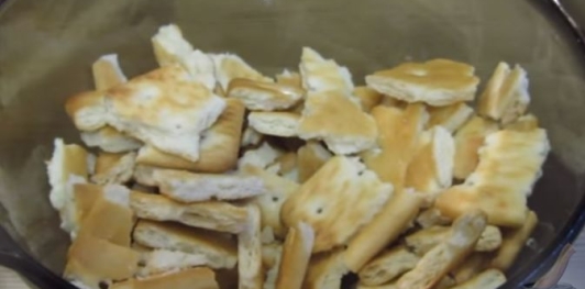 Фото приготовления рецепта: Торт "Сникерс" - шаг №7