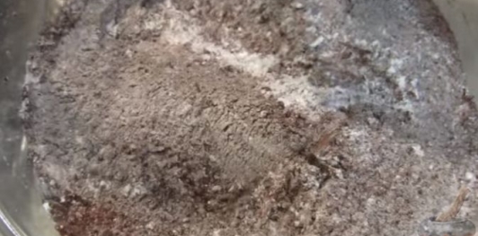 Фото приготовления рецепта: Торт "Сникерс" - шаг №2