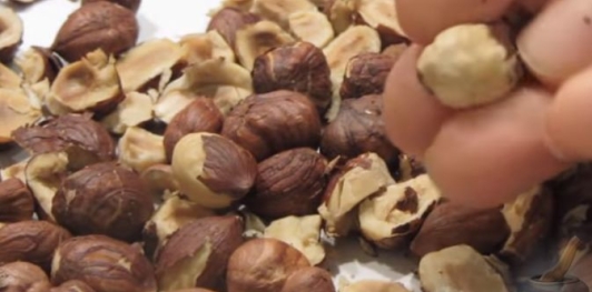 Фото приготовления рецепта: Торт "Сникерс" - шаг №5