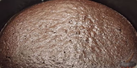 Фото приготовления рецепта: Торт "Сникерс" - шаг №4