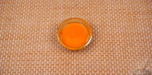 Фото приготовления рецепта: Трёхцветная булка-плетёнка - шаг №10