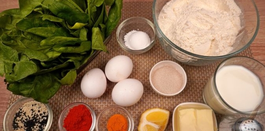 Фото приготовления рецепта: Трёхцветная булка-плетёнка - шаг №1