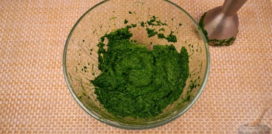 Фото приготовления рецепта: Трёхцветная булка-плетёнка - шаг №9