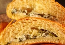 Турецкие слоёно-дрожжевые булочки с сыром и петрушкой (катмер-поачи)