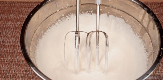 Фото приготовления рецепта: Турецкий «влажный» шоколадный торт - шаг №23