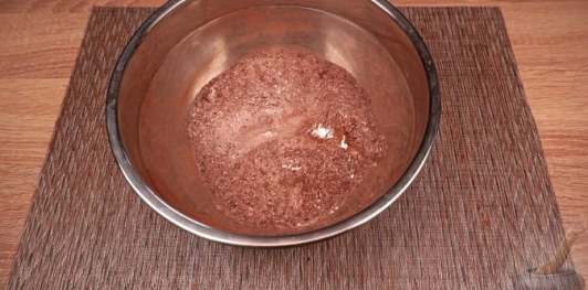 Фото приготовления рецепта: Турецкий «влажный» шоколадный торт - шаг №5