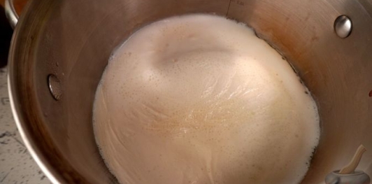 Фото приготовления рецепта: Турецкий «влажный» шоколадный торт - шаг №12