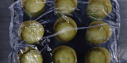 Фото приготовления рецепта: Влажные пасхальные куличи - шаг №32