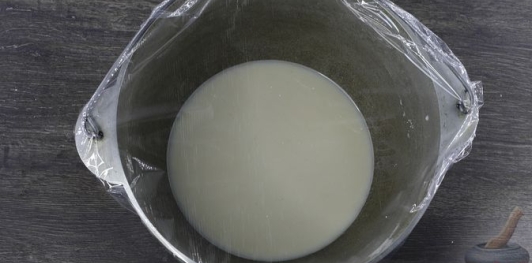 Фото приготовления рецепта: Влажные пасхальные куличи - шаг №8