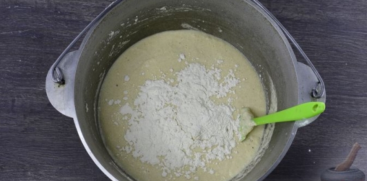 Фото приготовления рецепта: Влажные пасхальные куличи - шаг №23