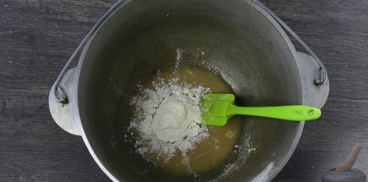 Фото приготовления рецепта: Влажные пасхальные куличи - шаг №4