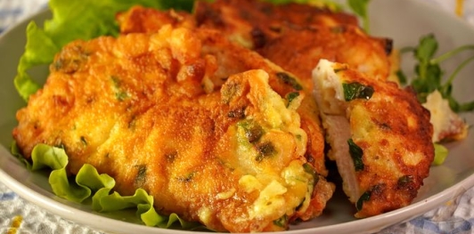 Фото приготовления рецепта: Жареное куриное филе в кляре с черемшой - шаг №15