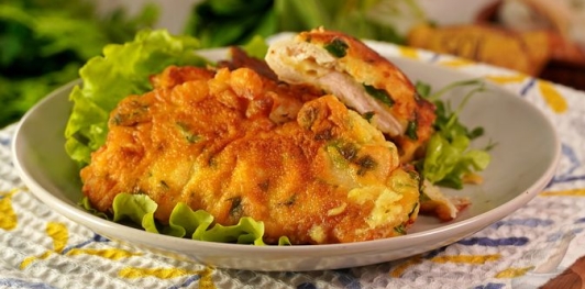 Фото приготовления рецепта: Жареное куриное филе в кляре с черемшой - шаг №16