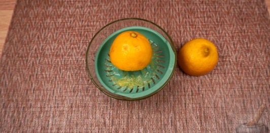 Фото приготовления рецепта: Жареный карп с тмином и чесноком - шаг №2