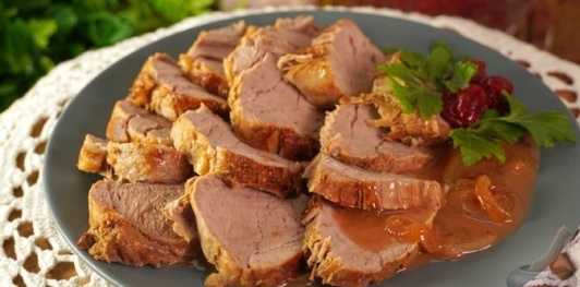 Фото приготовления рецепта: Жаркое из свинины под дичь - шаг №18